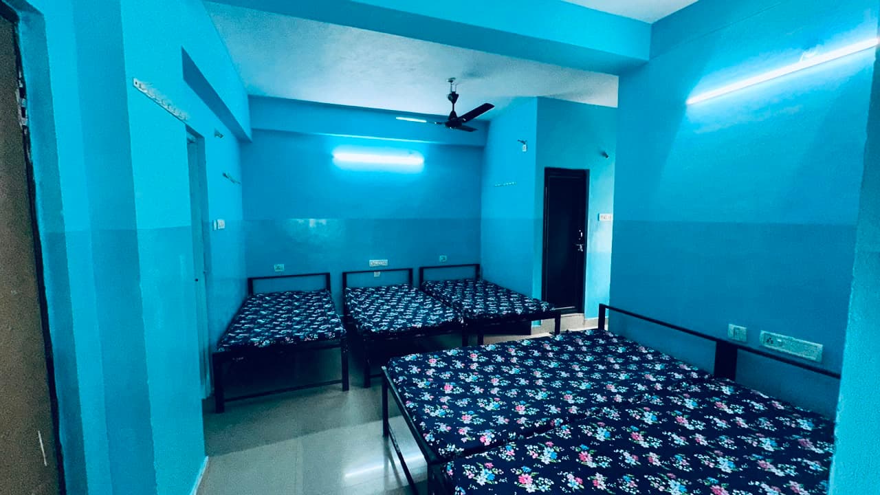 Indoor Gaming Arena & Gym Lounge